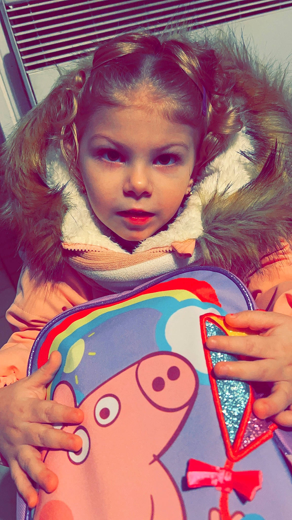 Inaya a rejoint le concours — aidez-le/la à gagner de superbes lots ! art, child, cool, eyelash, facial_expression, finger, fun, hairstyle, happy, human, lip, mammal, mouth, nose, organ, pattern, people, person, pink, skin