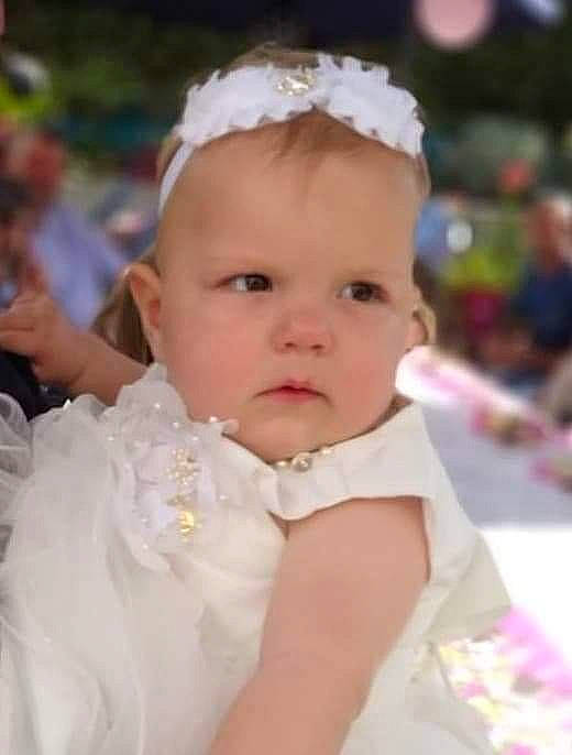 Inaya participe au concours pour gagner de l'argent avec cette photo : baby, baby_toddler_clothing, bridal_accessory, bridal_clothing, child, dress, embellishment, event, facial_expression, fashion_accessory, flash_photography, fun, happy, headband, headpiece, jewellery, person, pink, toddler, tradition