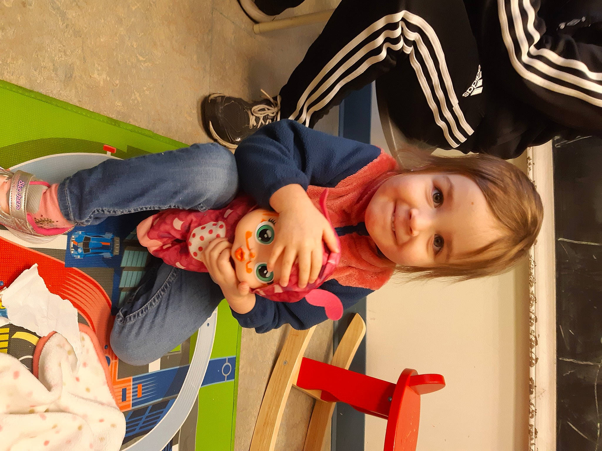 Abby-gaelle participe au concours pour gagner de l'argent avec cette photo : child, fun, happy, joy, leisure, person, recreation, room, smile, toddler