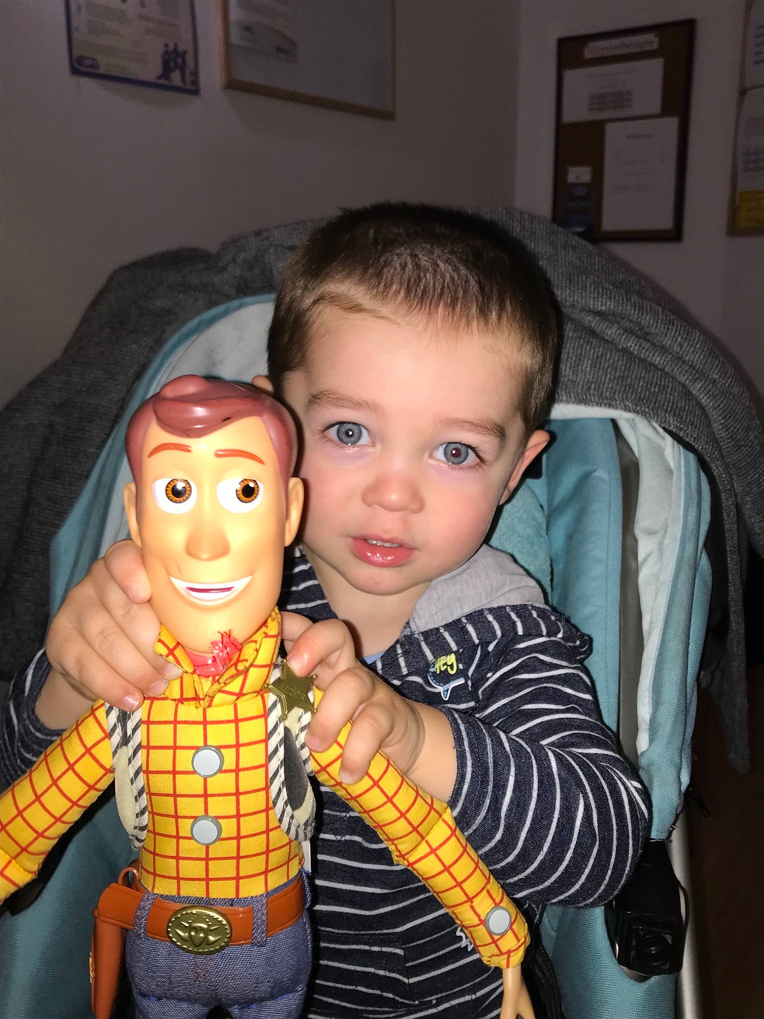 Grégory participe au concours pour gagner de l'argent avec cette photo : child, face, fun, head, person, product, skin, toddler, toy