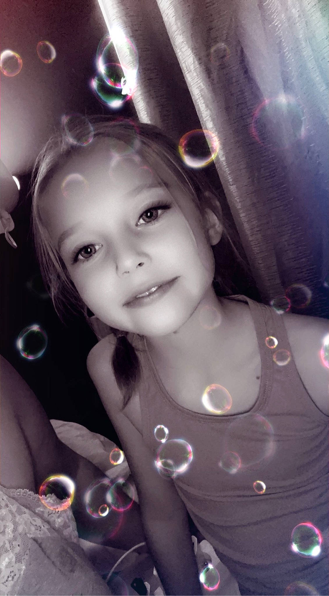 Melina a rejoint le concours — aidez-le/la à gagner de superbes lots ! cheek, chin, eye, eyebrow, face, facial_expression, flash_photography, hair, hairstyle, happy, head, iris, joy, lip, mouth, nose, person, pink, skin, smile