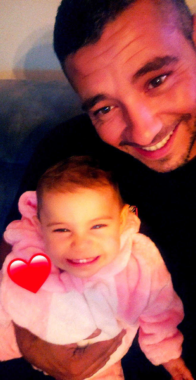 Tess a rejoint le concours — aidez-le/la à gagner de superbes lots ! cheek, chin, eye, eyebrow, face, facial_expression, forehead, hair, hairstyle, happy, human_body, joy, light, lip, mouth, nose, organ, person, photograph, skin