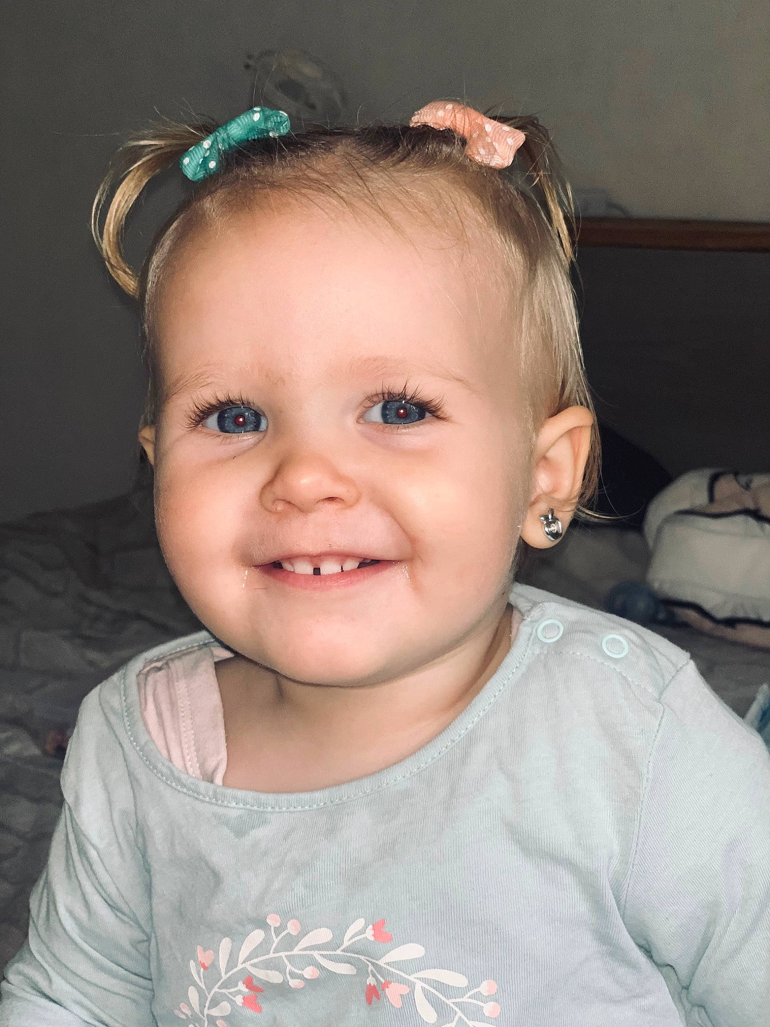 Luana a rejoint le concours — aidez-le/la à gagner de superbes lots ! cheek, chin, ear, eye, eyebrow, eyelash, flash_photography, forehead, hair, happy, iris, joy, lip, mouth, neck, nose, person, shoulder, skin, sleeve