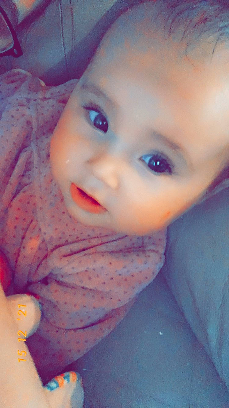 Eliana participe au concours pour gagner de l'argent avec cette photo : azure, baby, baby_toddler_clothing, cheek, ear, eyebrow, eyelash, finger, flash_photography, forehead, hand, happy, human, human_body, iris, lip, mouth, nose, person, skin