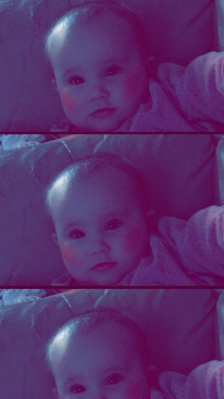 Eliana participe au concours pour gagner de l'argent avec cette photo : baby, beauty, cheek, child, cloud, eyelash, fun, hand, happy, human_body, iris, lip, magenta, mouth, nose, person, pink, skin, textile, tints_and_shades