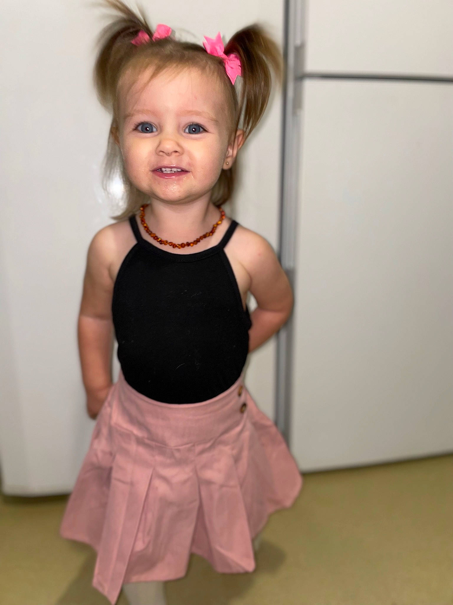 Fidji a rejoint le concours — aidez-le/la à gagner de superbes lots ! active_tank, baby, baby_toddler_clothing, child, day_dress, dress, event, flooring, hair, happy, joint, joy, magenta, neck, one_piece_garment, pattern, person, pink, sleeve, smile