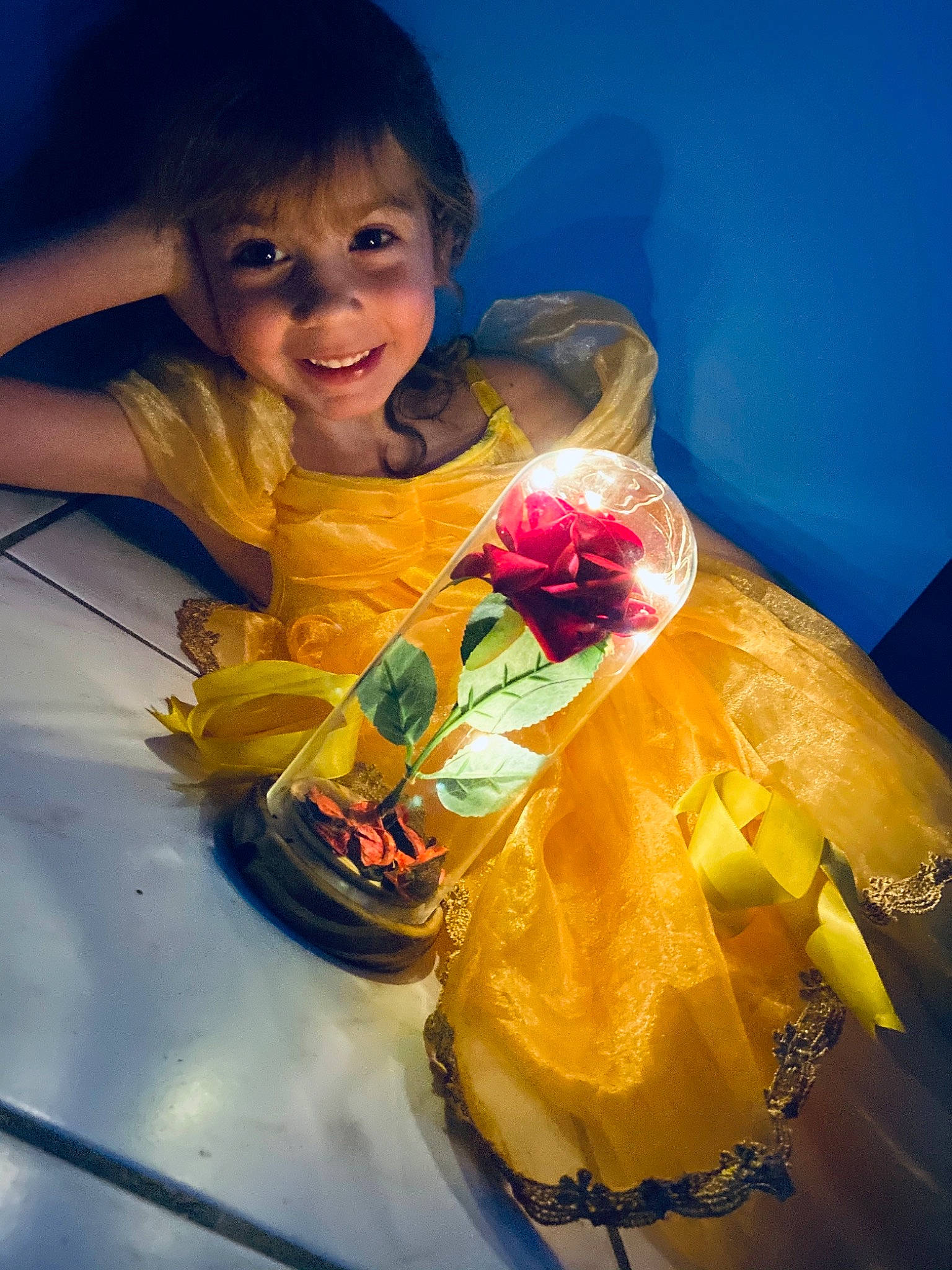Kayna a rejoint le concours — aidez-le/la à gagner de superbes lots ! child, fun, happy, joy, person, photography, plant, smile, toddler, yellow