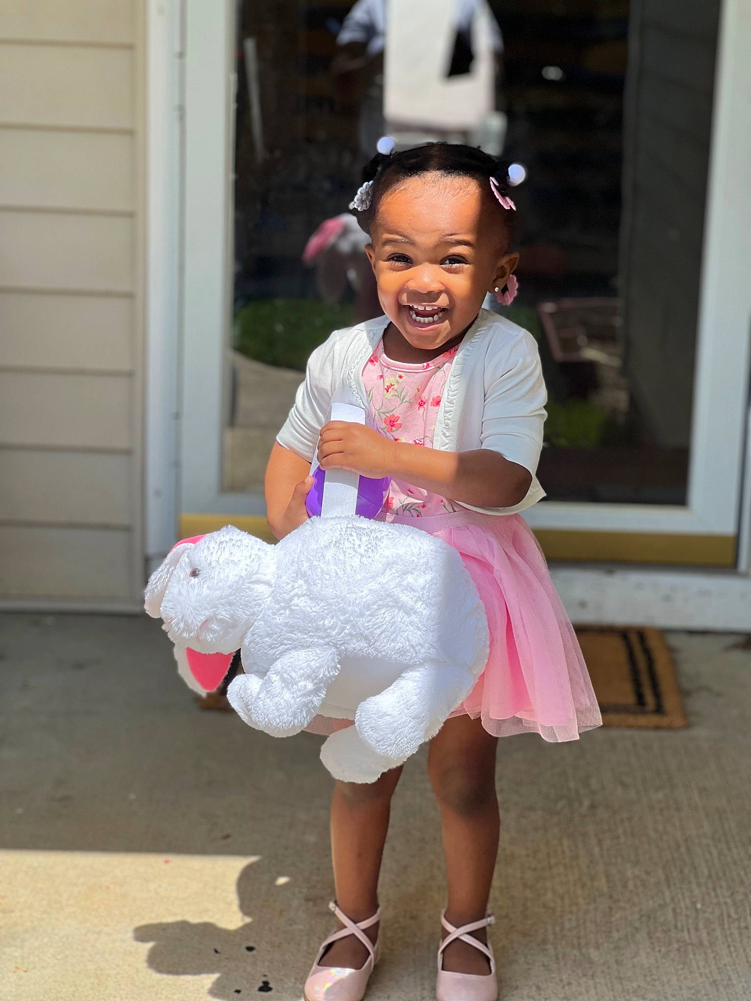 Serenity joined the competition — help win amazing prizes! baby_toddler_clothing, barefoot, child, event, face, foot, fun, hairstyle, happy, head, headgear, human_leg, magenta, person, pink, recreation, sandal, smile, t_shirt, thigh