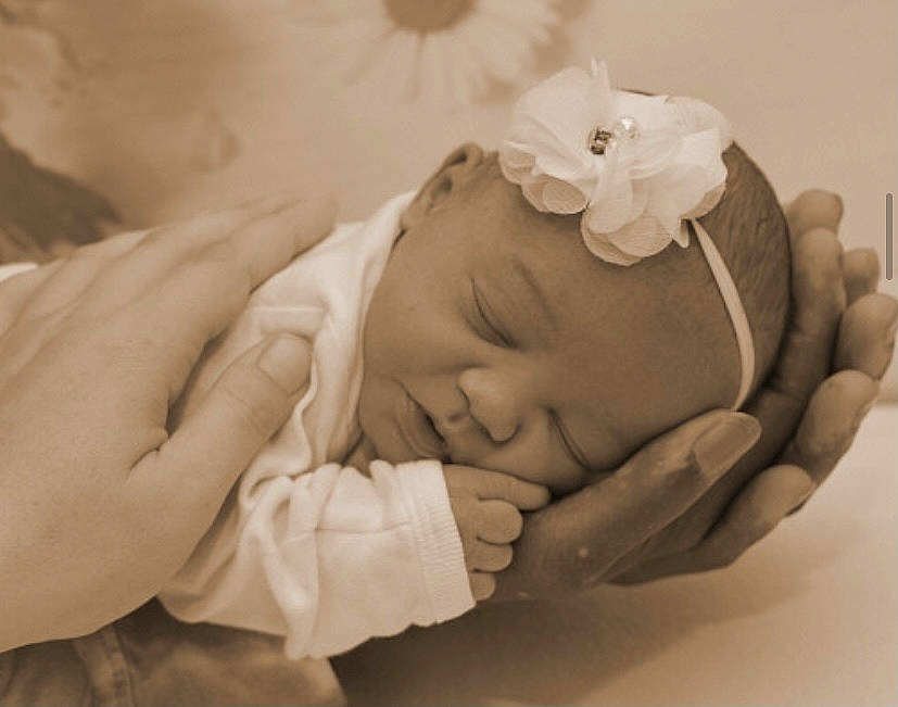 De Lani joined the competition — help win amazing prizes! baby, baby_sleeping, baby_toddler_clothing, cheek, comfort, ear, eyelash, fashion_accessory, finger, flash_photography, gesture, hand, happy, headband, headpiece, headwear, monochrome, monochrome_photography, nail, person