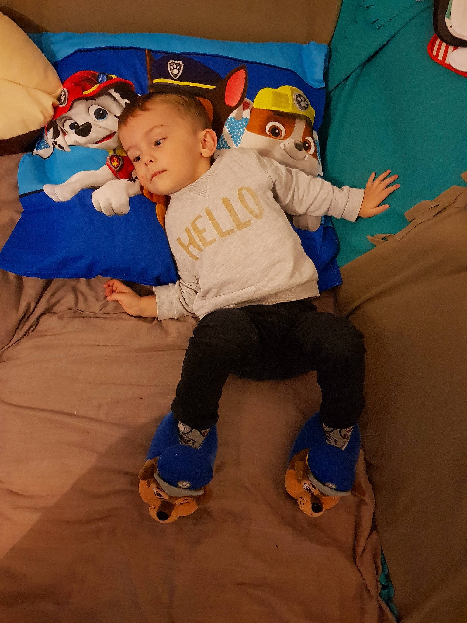 Logan a rejoint le concours — aidez-le/la à gagner de superbes lots ! baby, blue, child, fun, person, toddler