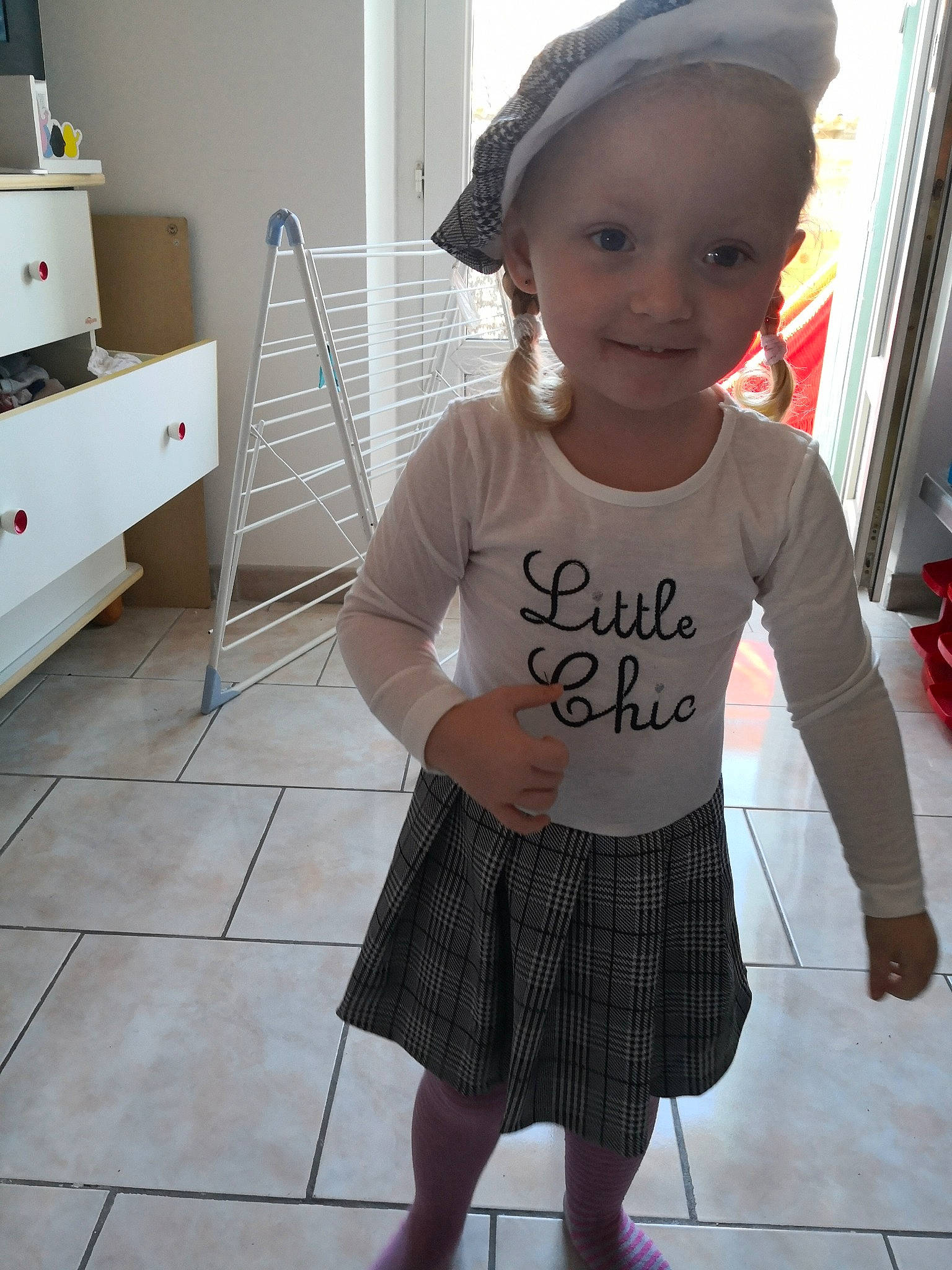 Lena a rejoint le concours — aidez-le/la à gagner de superbes lots ! baby_toddler_clothing, child, child_model, clothing, costume, design, dress, head, headgear, pattern, person, pink, product, shoe, skin, sleeve, t_shirt, toddler, waist