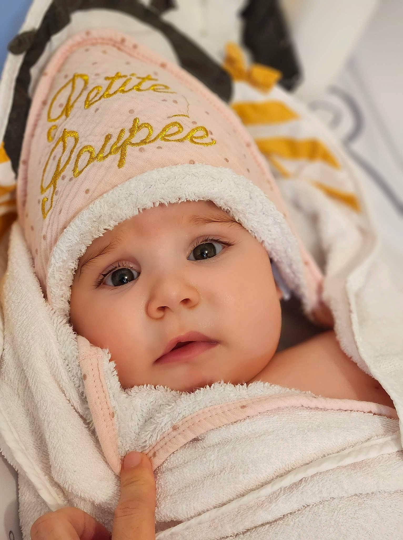 Aria a rejoint le concours — aidez-le/la à gagner de superbes lots ! baby, baby_sleeping, beanie, cap, cheek, child, comfort, event, eye, eyelash, fashion_accessory, fun, happy, headgear, headwear, knit_cap, linens, person, skin, textile
