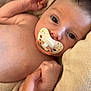 Esmée participe au concours pour gagner de l'argent avec cette photo : baby, pacifier, hand, fingers, blanket, skin, infant, closeup, soft, comfort, person, newborn, nail, human, face, expression, child, cute, lying, trust