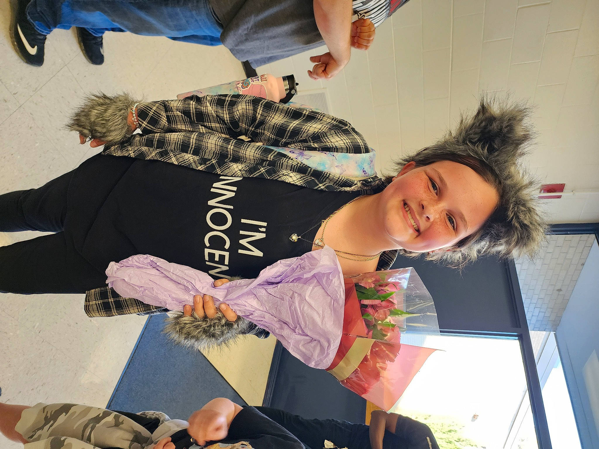 Ezabella is registered to the contest to win money with this photo: bangs, fashion_accessory, fashion_design, fun, fur, gesture, hair_coloring, happy, headgear, human_leg, joy, knee, pattern, person, sleeve, smile, textile, thigh, vintage_clothing, waist