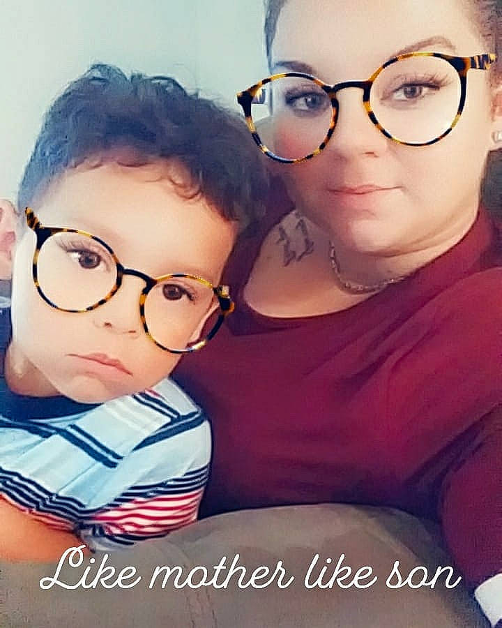 Edward Omar is registered to the contest to win money with this photo: cheek, child, cool, eyebrow, eyewear, face, forehead, fun, glasses, happy, mother, nose, person, photo_caption, photography, selfie, smile, vision_care