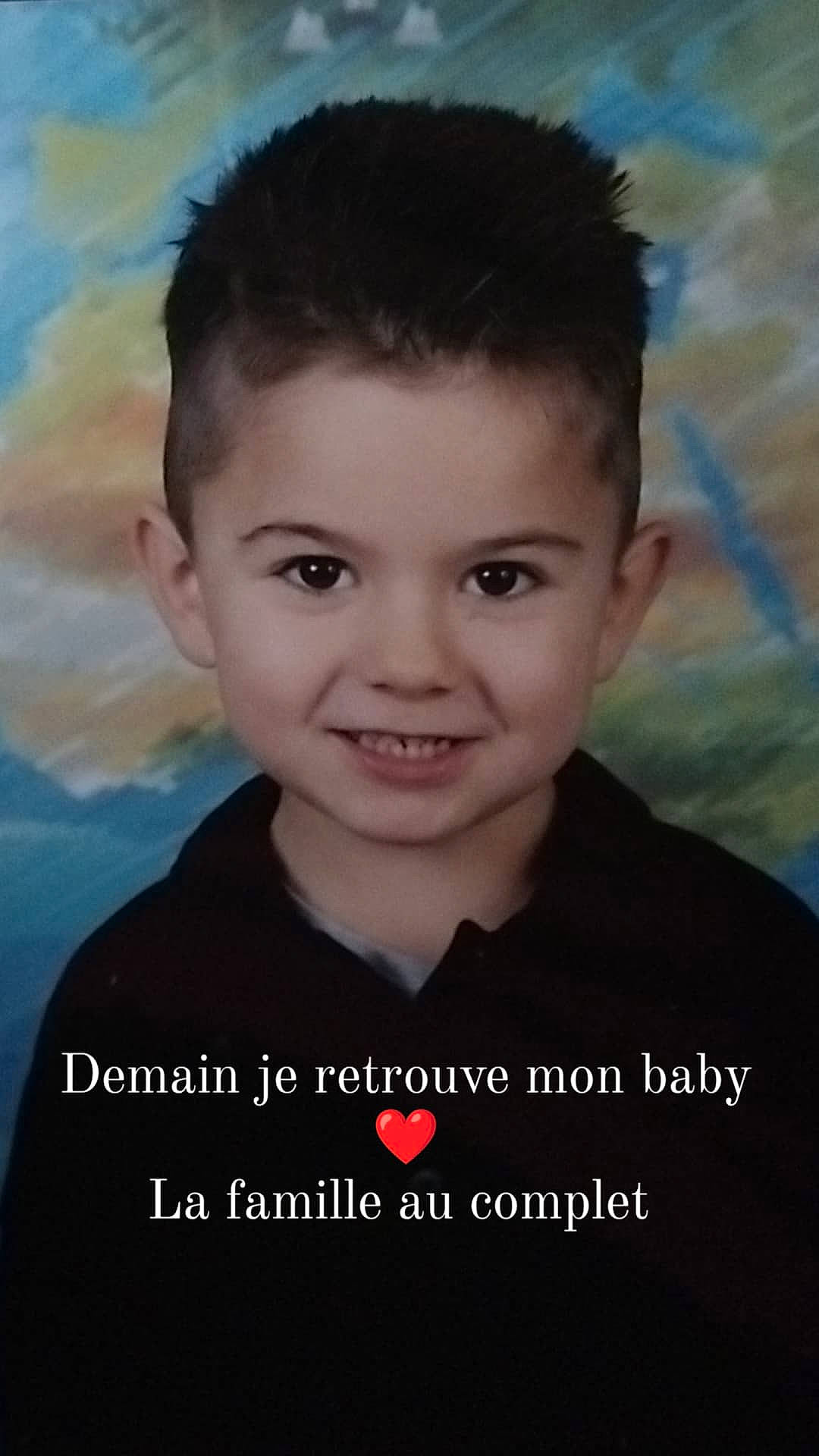 Axel a rejoint le concours — aidez-le/la à gagner de superbes lots ! cheek, child, chin, cool, electric_blue, eyebrow, eyelash, flash_photography, font, forehead, hairstyle, happy, iris, jaw, joy, person, photo_caption, pleased, portrait, portrait_photography