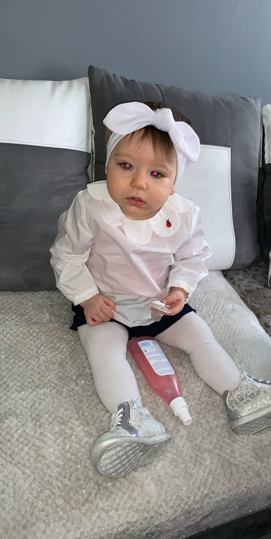 Melya a rejoint le concours — aidez-le/la à gagner de superbes lots ! baby, child, person, toddler, white