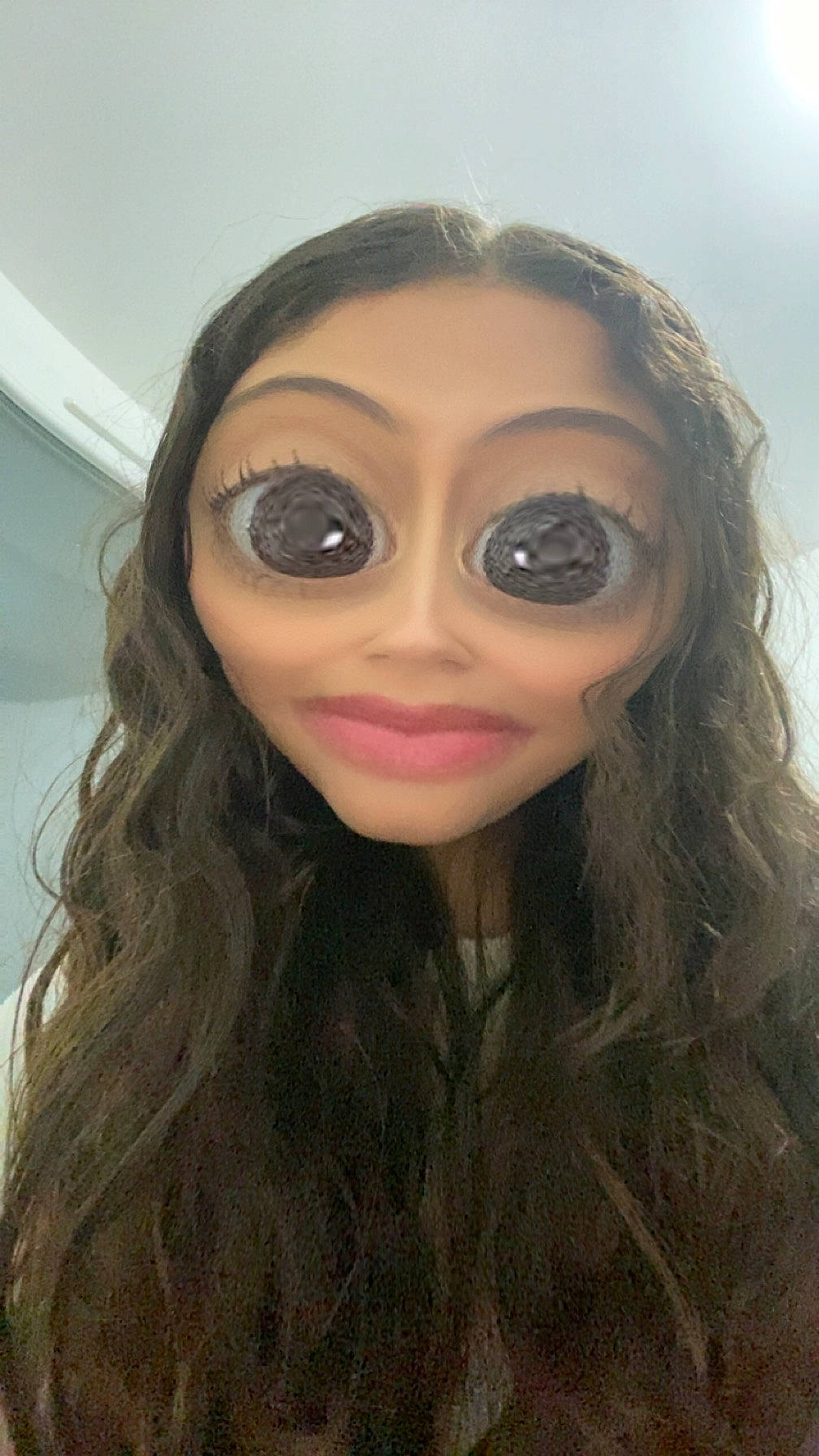 Sophie a rejoint le concours — aidez-le/la à gagner de superbes lots ! bangs, black_hair, cheek, doll, eyebrow, eyelash, eyewear, fawn, hairstyle, iris, jaw, joy, layered_hair, lip, lipstick, long_hair, nose, person, smile, toy