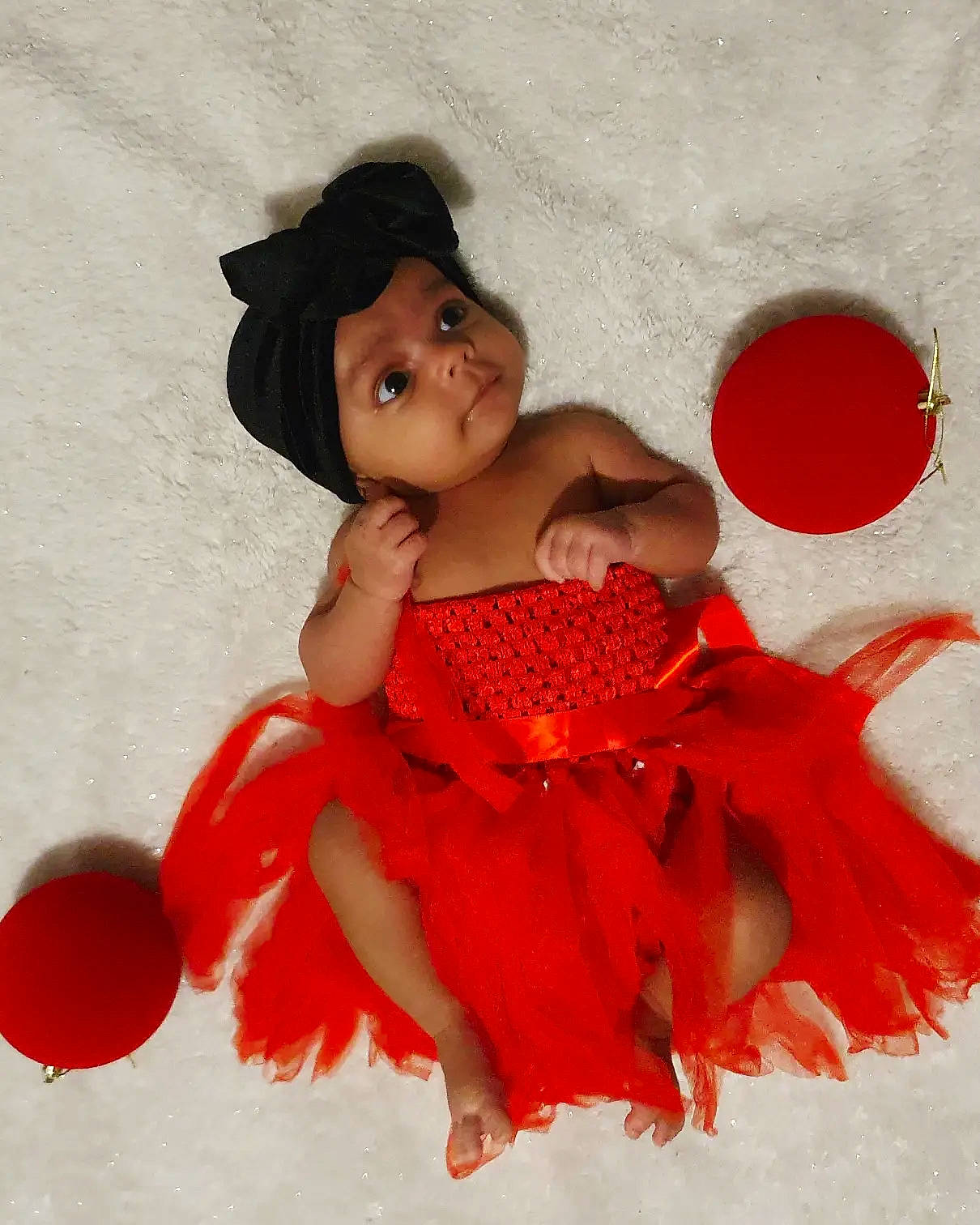 Nassiya participe au concours pour gagner de l'argent avec cette photo : baby_toddler_clothing, costume, costume_hat, day_dress, dress, event, fashion_accessory, fashion_design, happy, hat, headwear, magenta, mythical_creature, one_piece_garment, peach, person, petal, pink, ruffle, sun_hat