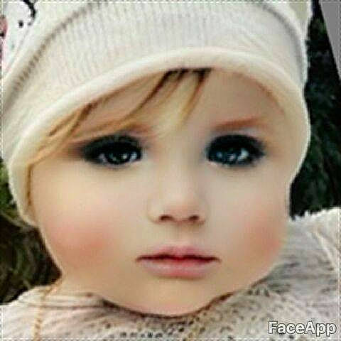 Léona participe au concours pour gagner de l'argent avec cette photo : beanie, beauty, cap, cheek, child, chin, clothing, cool, eye, eyebrow, eyelash, face, forehead, hair, head, headgear, headwear, knit_cap, lip, nose