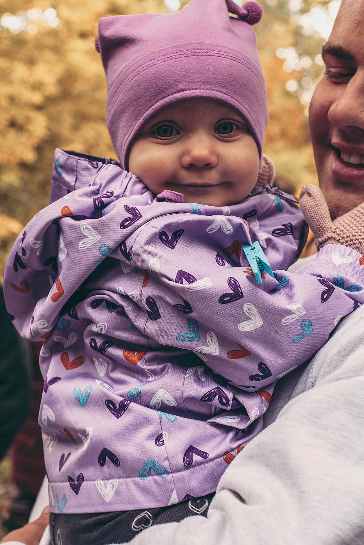 Charlie participe au concours pour gagner de l'argent avec cette photo : baby, cap, child, grass, happy, headwear, human_body, leisure, magenta, people_in_nature, person, pink, plant, purple, skin, sleeve, smile, textile, toddler, tree