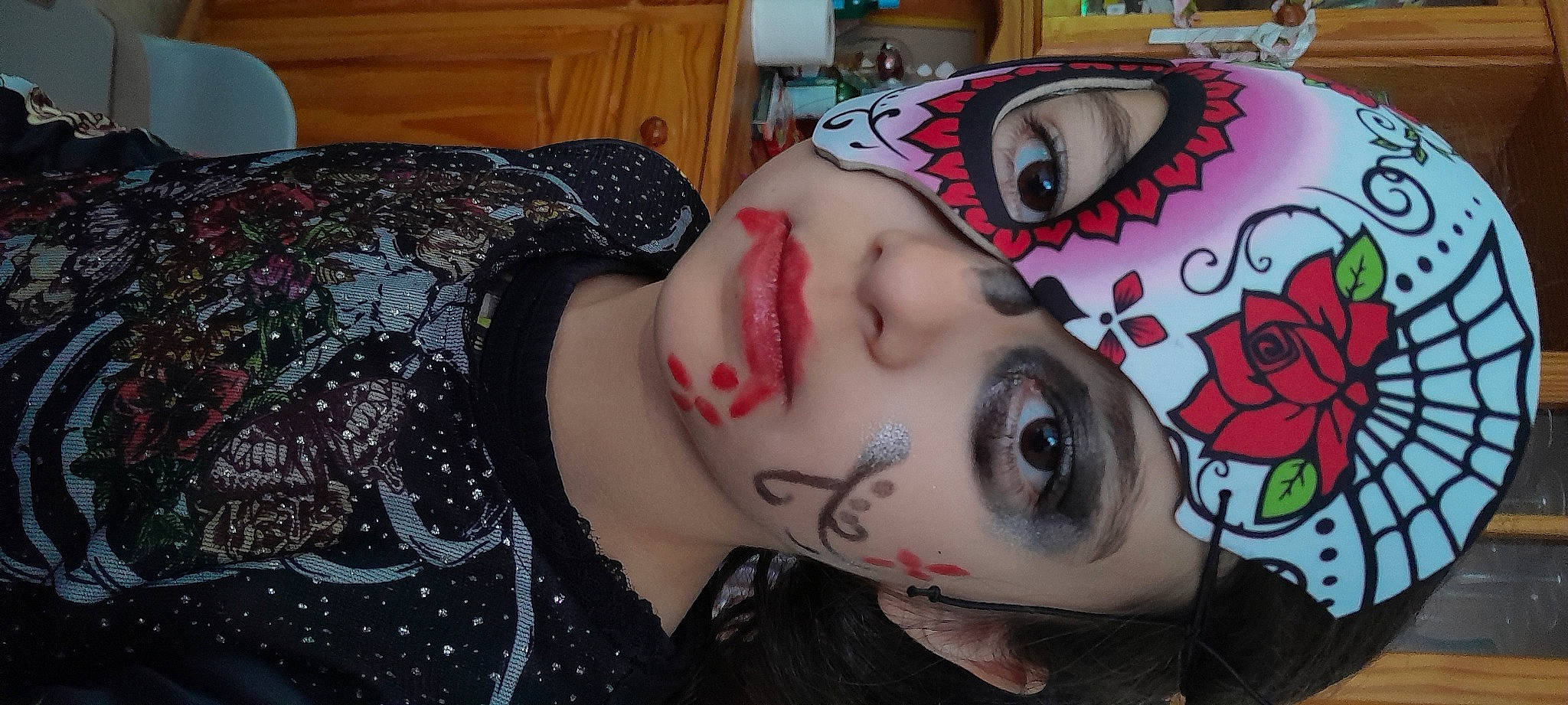 Eva participe au concours pour gagner de l'argent avec cette photo : art, black_hair, cabinetry, cheek, cool, eye_shadow, eyebrow, eyelash, eyewear, forehead, headgear, human_body, lip, lipstick, makeover, mouth, nose, pattern, person, tattoo