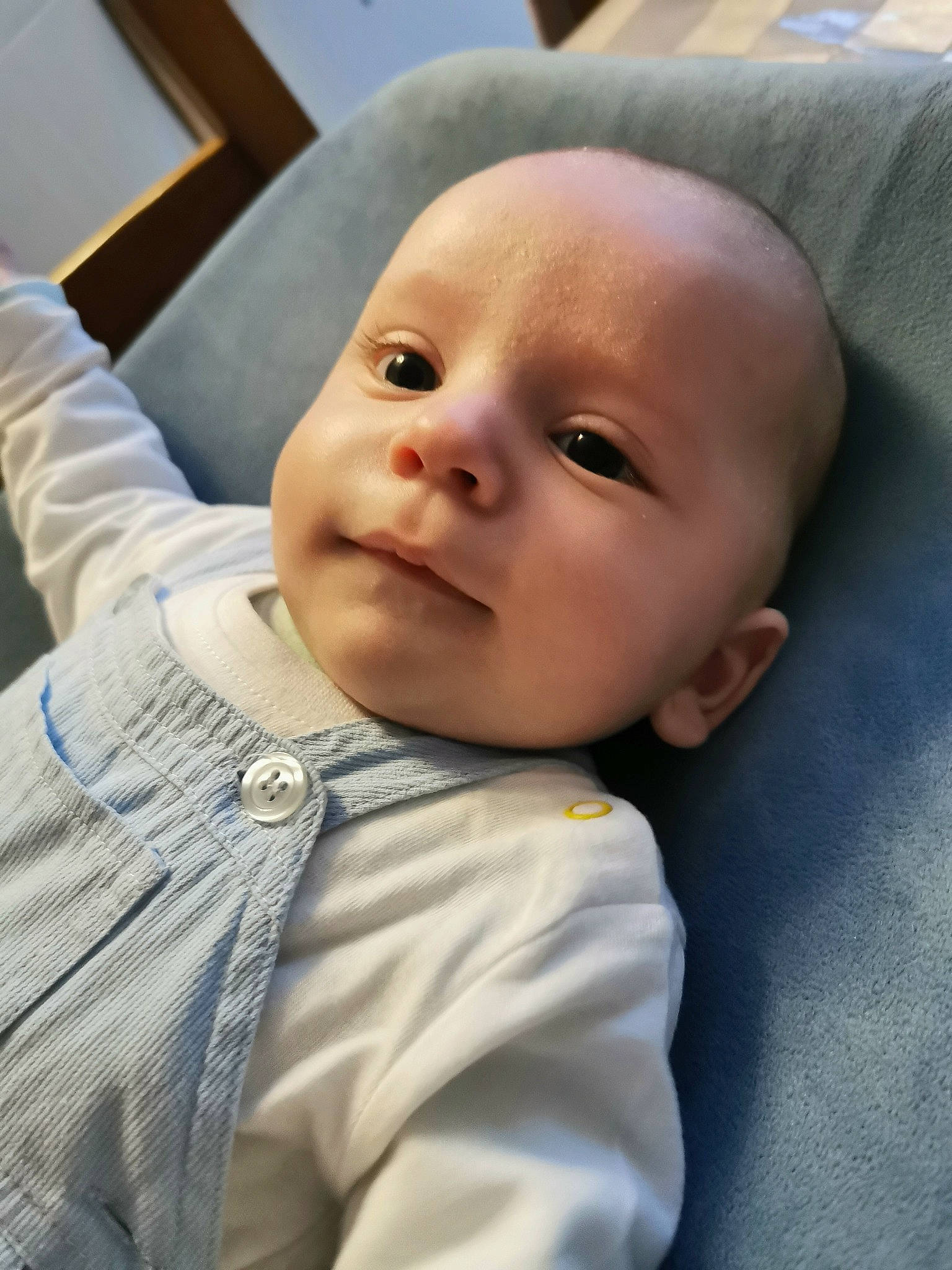 Camille a rejoint le concours — aidez-le/la à gagner de superbes lots ! baby, baby_toddler_clothing, cheek, child, collar, comfort, fun, happy, iris, lip, nose, person, portrait_photography, sitting, sleeve, smile, toddler