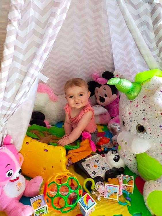 Adixia a rejoint le concours — aidez-le/la à gagner de superbes lots ! baby, baby_products, baby_toys, child, doll, event, fun, happy, joy, linens, mammal, party_supply, person, pink, play, product, room, snapshot, stuffed_toy, textile