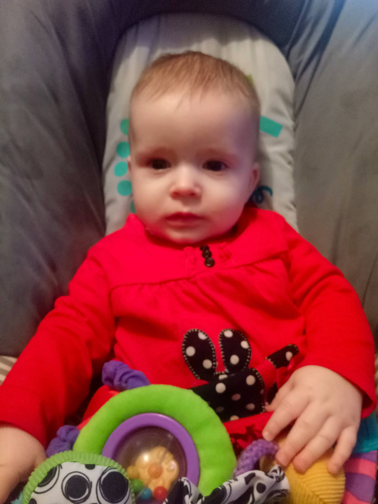 Mia participe au concours pour gagner de l'argent avec cette photo : baby_products, cheek, child, day, eye, face, fun, head, infant, iris, mouth, nose, organ, person, pink, play, product, skin, smile, toddler