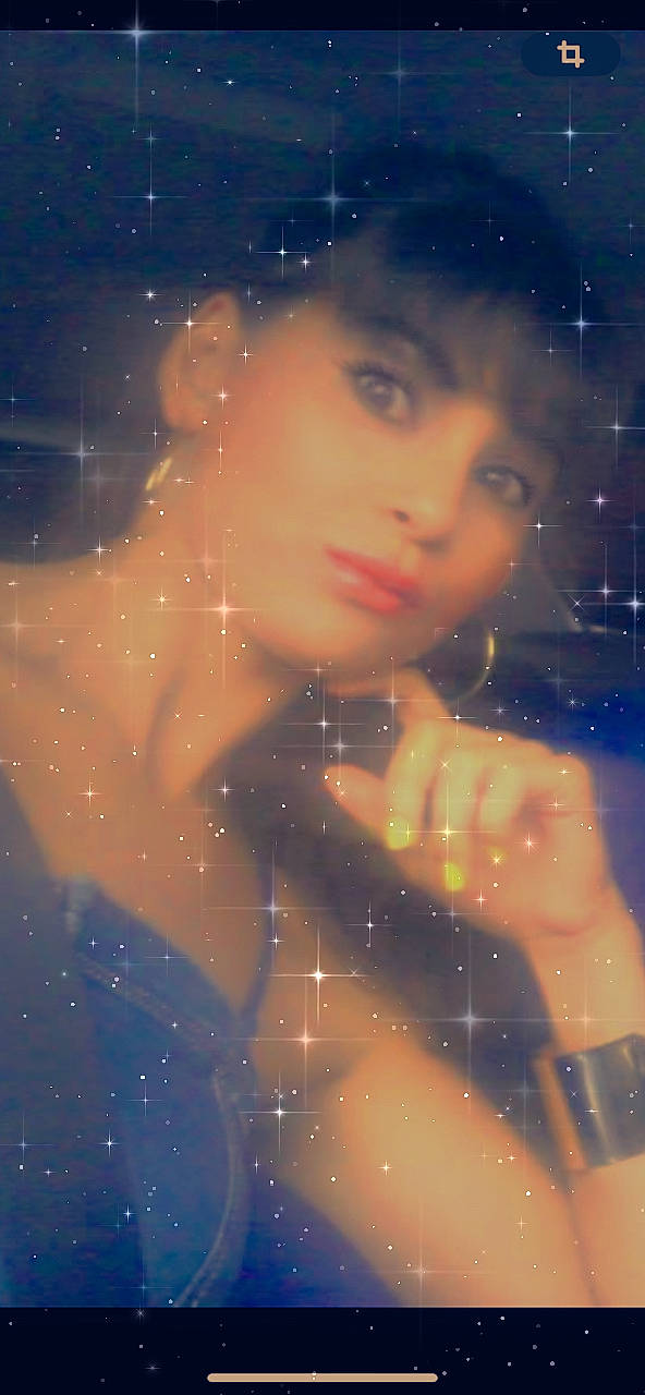 Ranya a rejoint le concours — aidez-le/la à gagner de superbes lots ! astronomical_object, black_hair, cool, darkness, dress, electric_blue, flash_photography, fun, hairstyle, lighting, lip, long_hair, midnight, night, pattern, person, reflection, sky, space, tints_and_shades