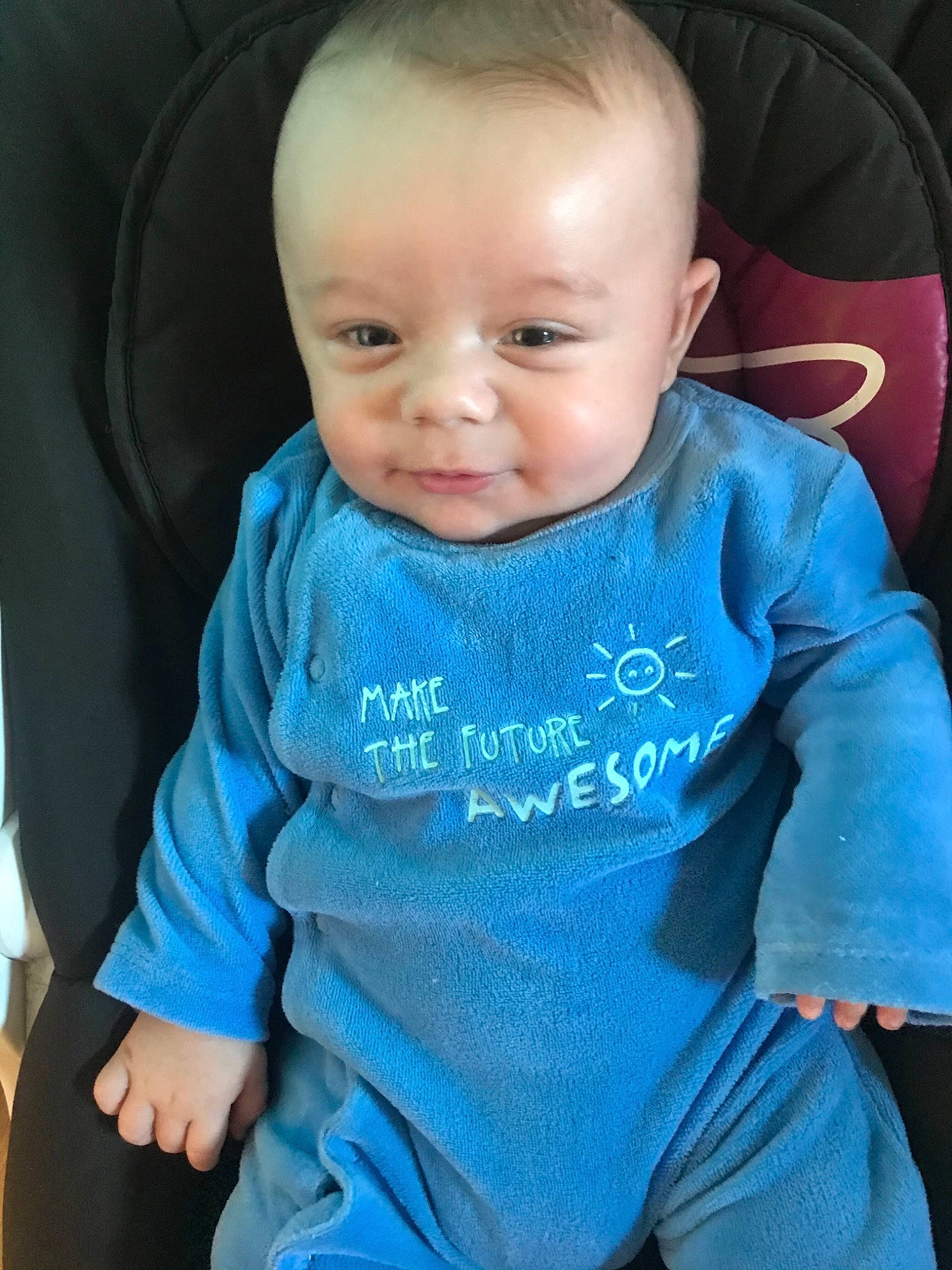 Marlon participe au concours pour gagner de l'argent avec cette photo : azure, baby, baby_toddler_clothing, cheek, child, chin, electric_blue, eye, face, happy, head, neck, nose, outerwear, person, product, seat_belt, skin, sleeve, smile