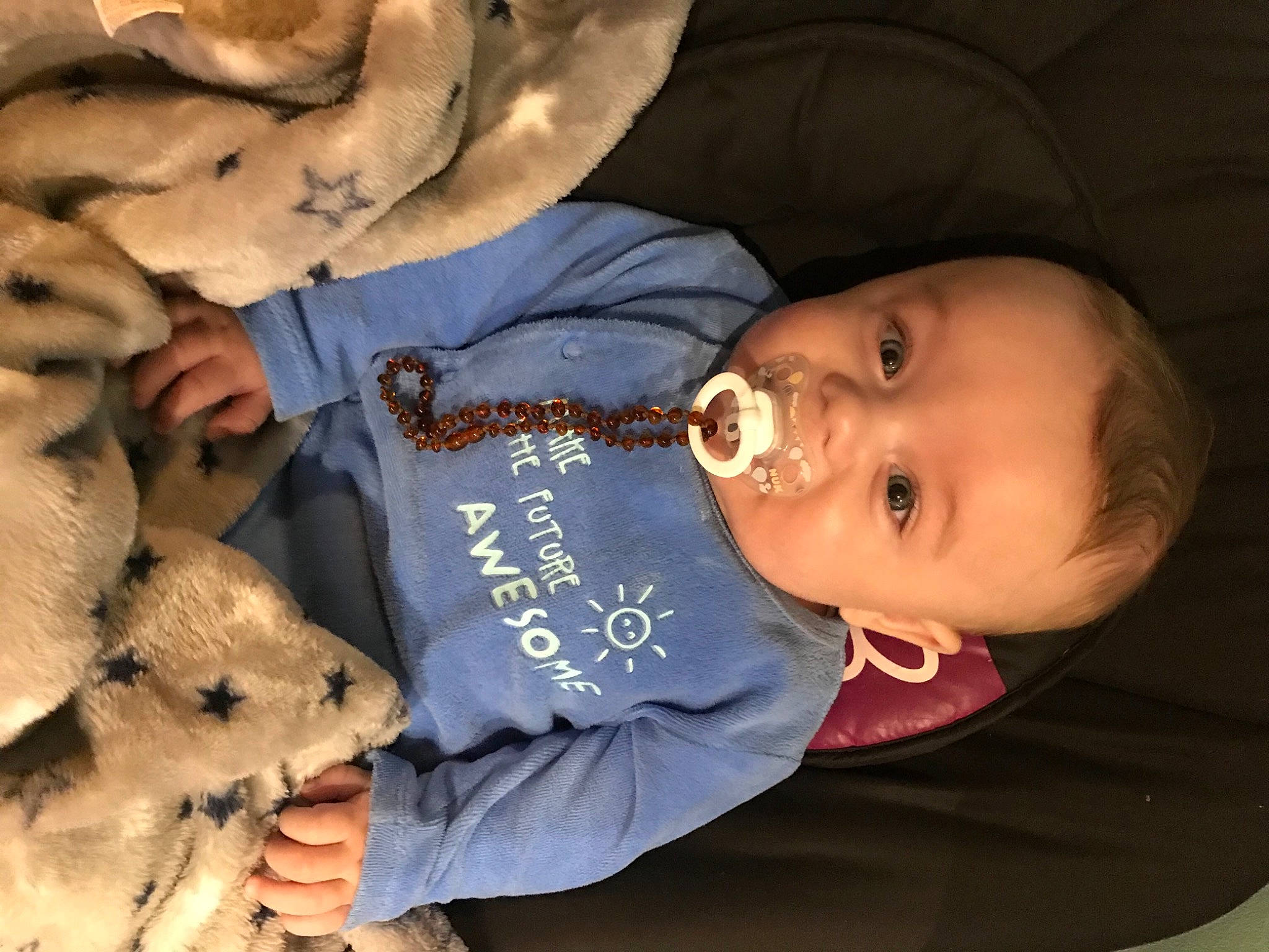 Marlon participe au concours pour gagner de l'argent avec cette photo : baby, baby_toddler_clothing, big_cats, carnivore, child, comfort, companion_dog, fawn, felidae, fur, happy, mammal, nose, organ, person, skin, smile, stuffed_toy, teddy_bear, toddler