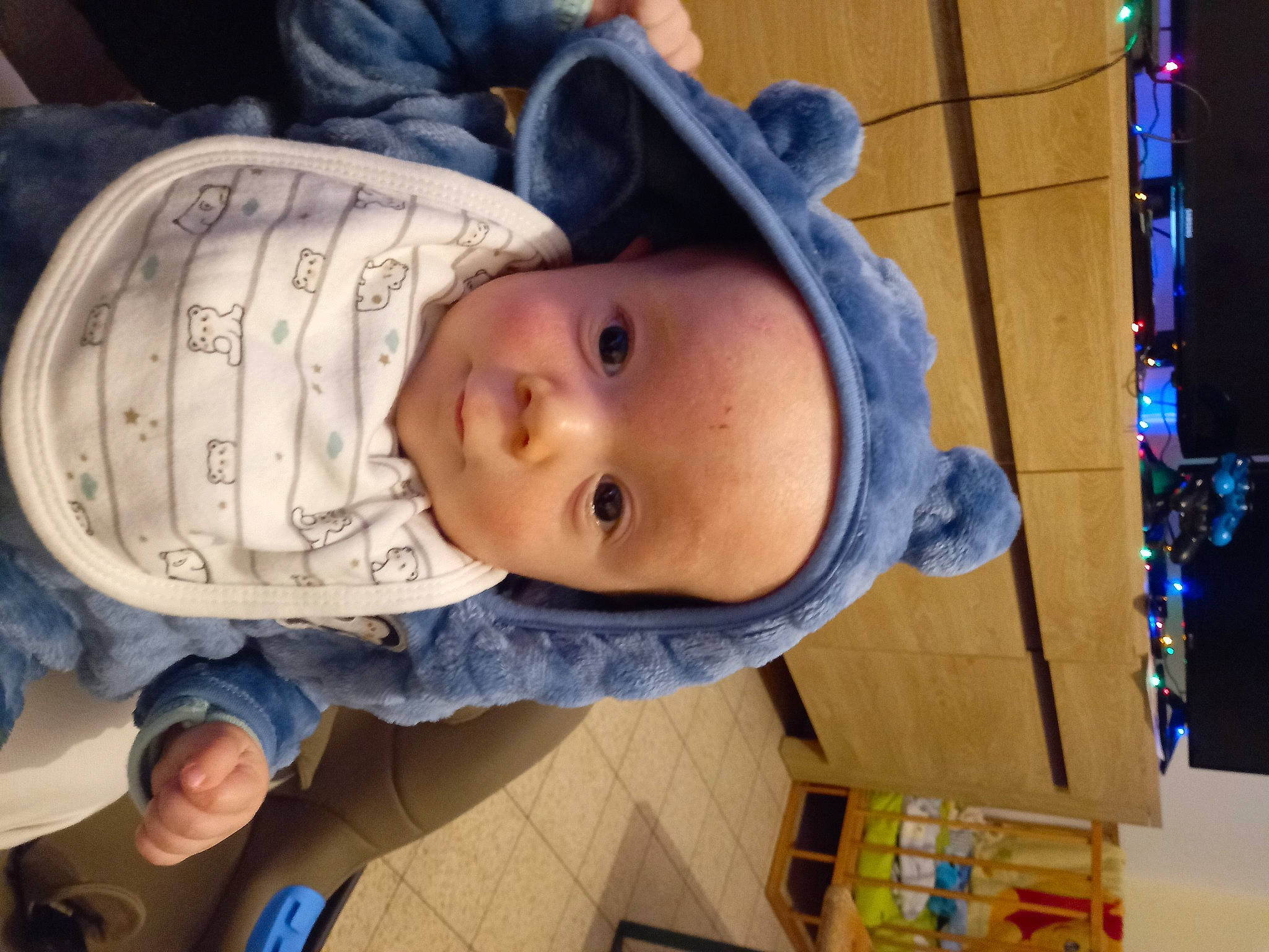 Anthony a rejoint le concours — aidez-le/la à gagner de superbes lots ! baby, baby_products, baby_safety, baby_toddler_clothing, cap, cheek, child, fun, happy, hat, headwear, nose, person, product, room, skin, sleeve, smile, toddler, vacation