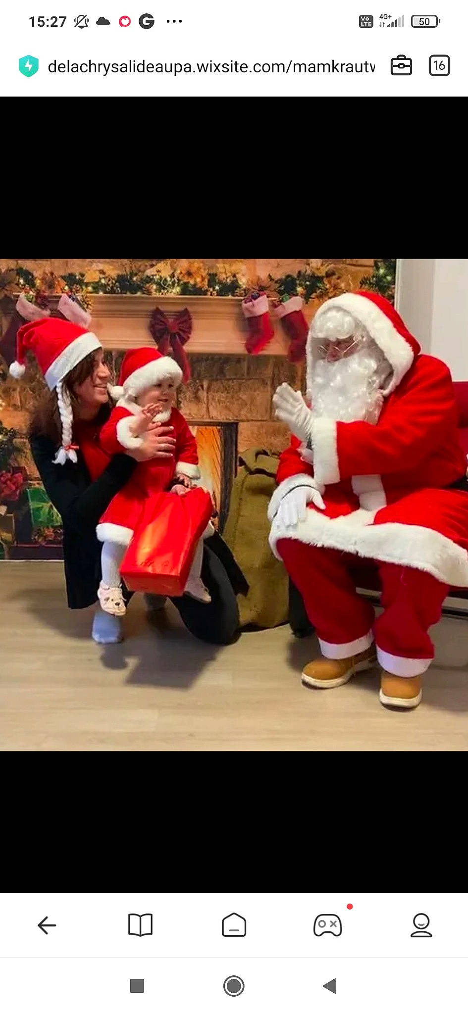 Lana a rejoint le concours — aidez-le/la à gagner de superbes lots ! beard, boot, christmas, christmas_decoration, christmas_eve, costume, costume_hat, event, fictional_character, fun, fur, happy, hat, headgear, headwear, holiday, interior_design, lap, person, santa_claus