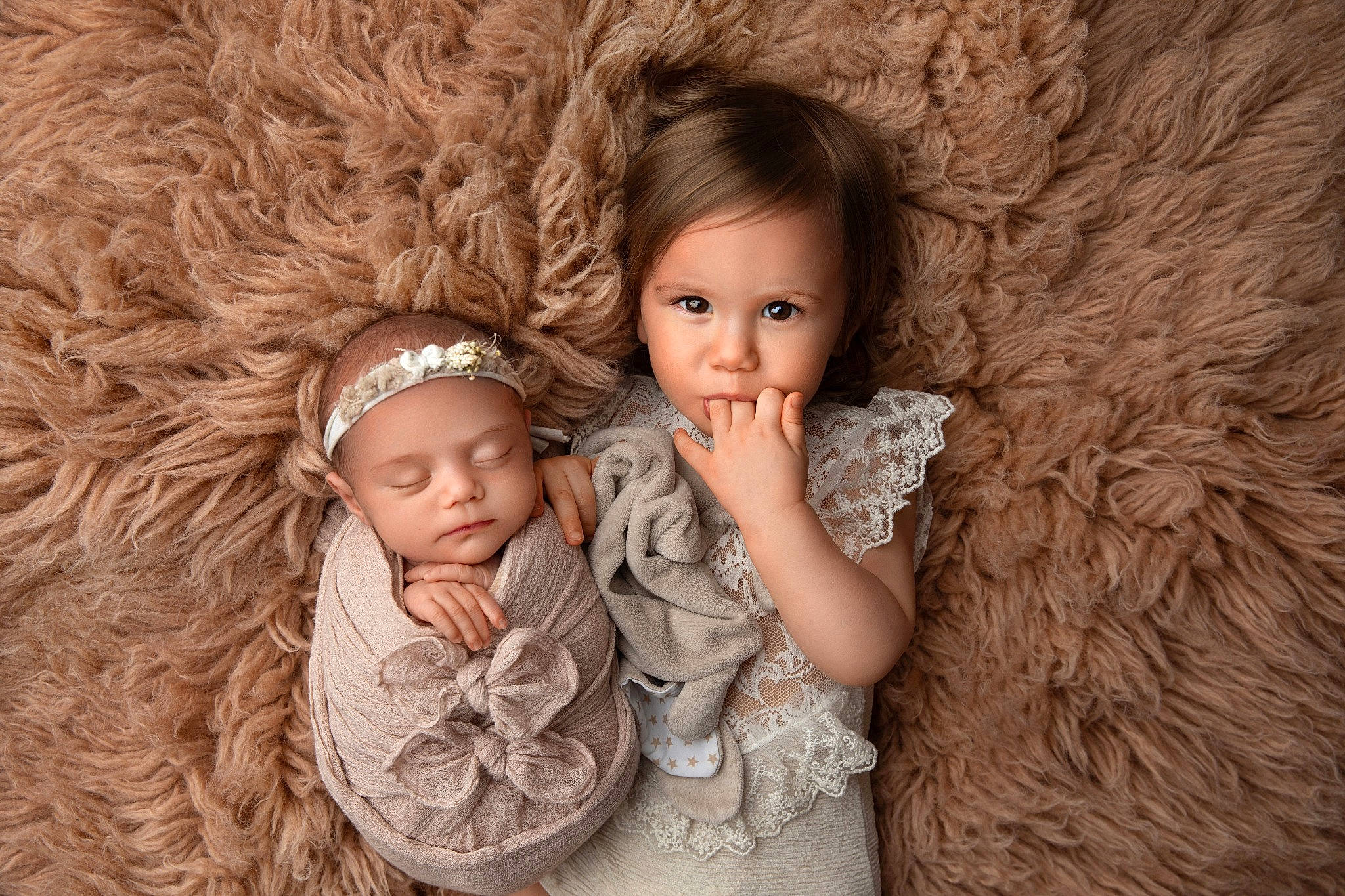 Nessa Joy a rejoint le concours — aidez-le/la à gagner de superbes lots ! baby, blond, cap, doll, dress, event, eyelash, fashion_design, fawn, flash_photography, fun, happy, headwear, human_body, iris, jewellery, lip, long_hair, person, skin