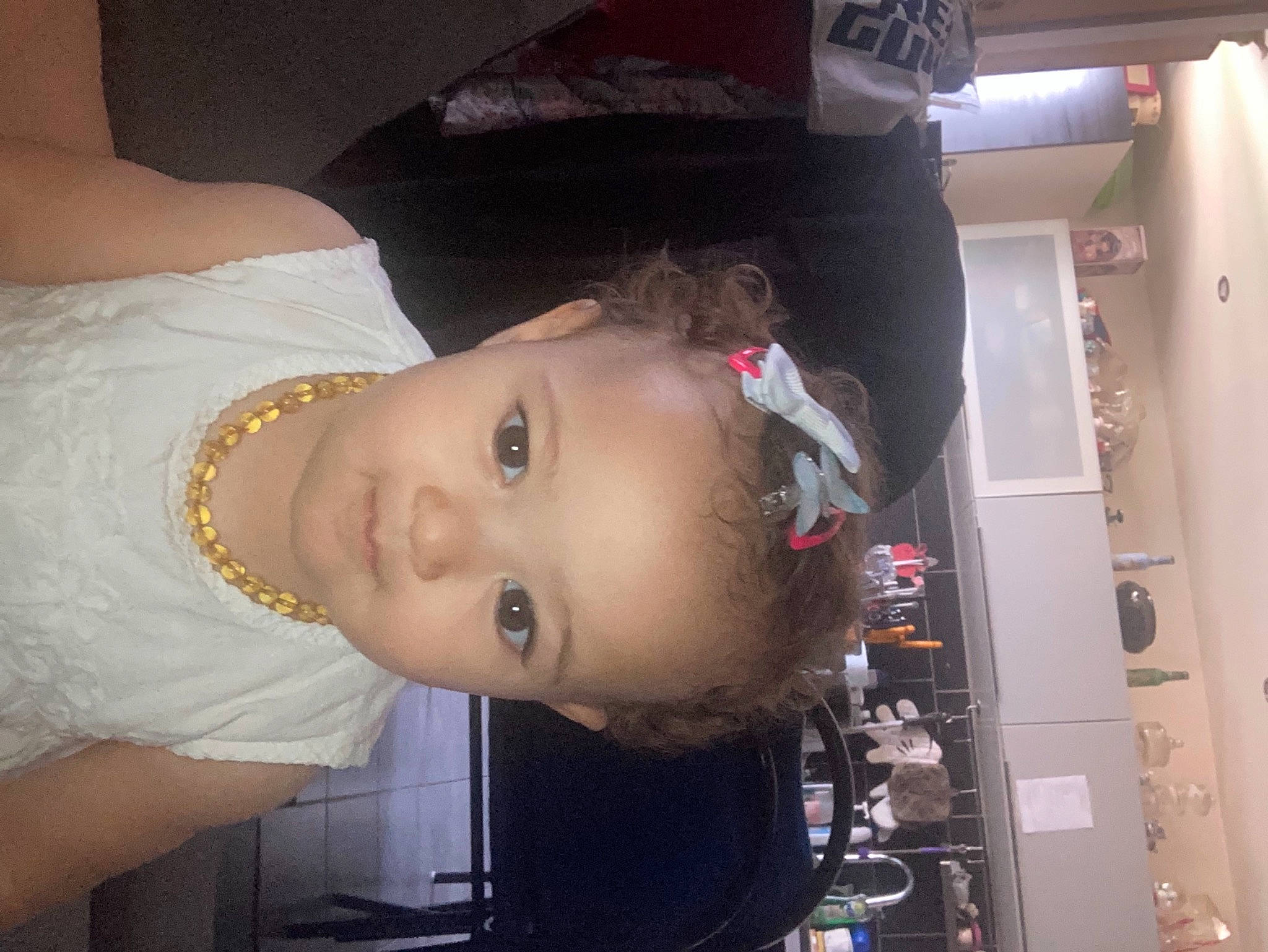 Honorine participe au concours pour gagner de l'argent avec cette photo : baby_toddler_clothing, cheek, child, chin, ear, event, eyebrow, eyelash, fun, hairstyle, happy, machine, mouth, nose, person, room, skin, toddler