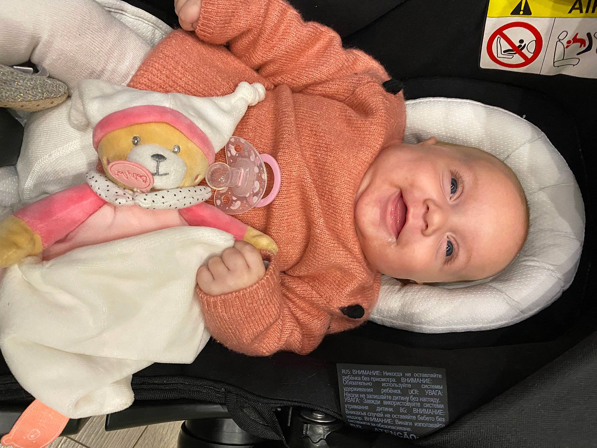 Leonie a rejoint le concours — aidez-le/la à gagner de superbes lots ! baby, baby_products, cheek, child, person, product, sleep, toddler