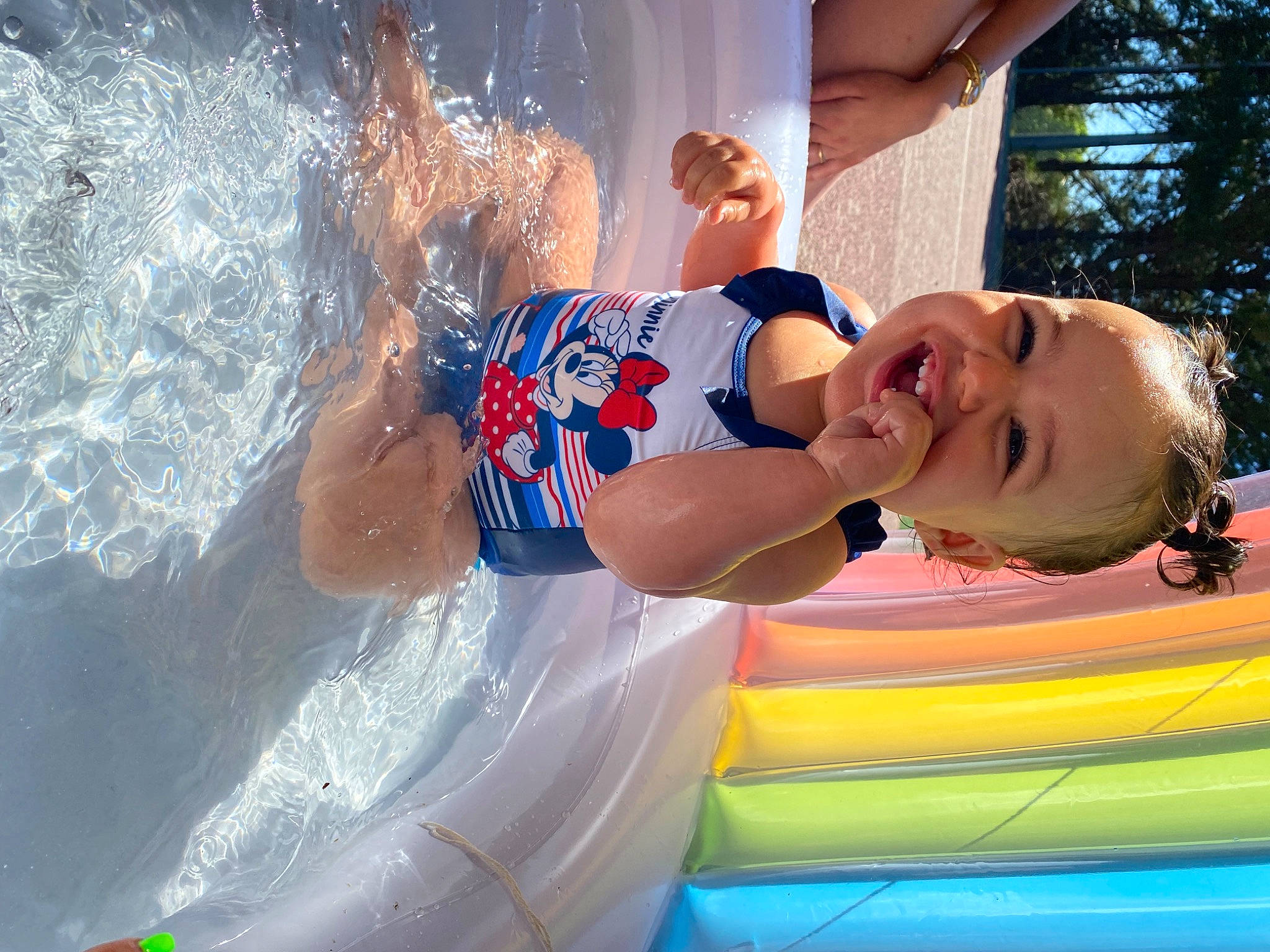 Tania a rejoint le concours — aidez-le/la à gagner de superbes lots ! bathing, beauty, chest, child, cool, electric_blue, eyewear, fun, happy, joy, leisure, people_in_nature, person, personal_protective_equipment, recreation, smile, summer, swimmer, swimming_pool, toddler