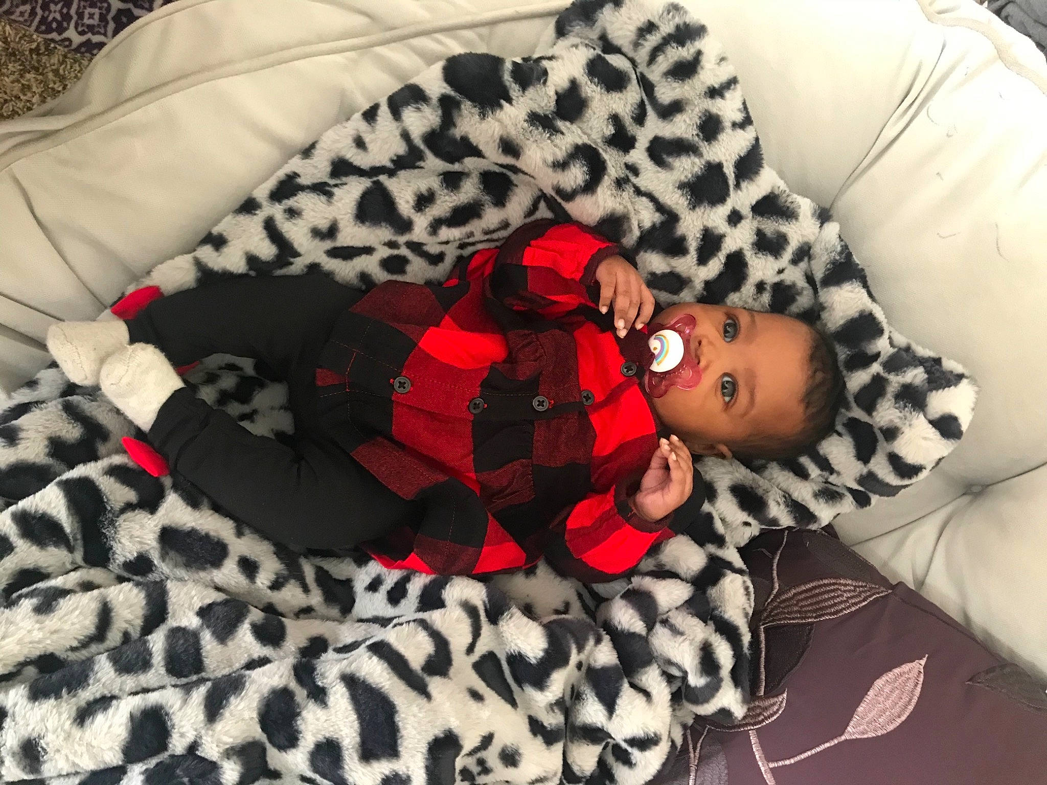 Gabriella is registered to the contest to win money with this photo: baby, baby_products, baby_toddler_clothing, carmine, comfort, couch, fur, human, person, toddler