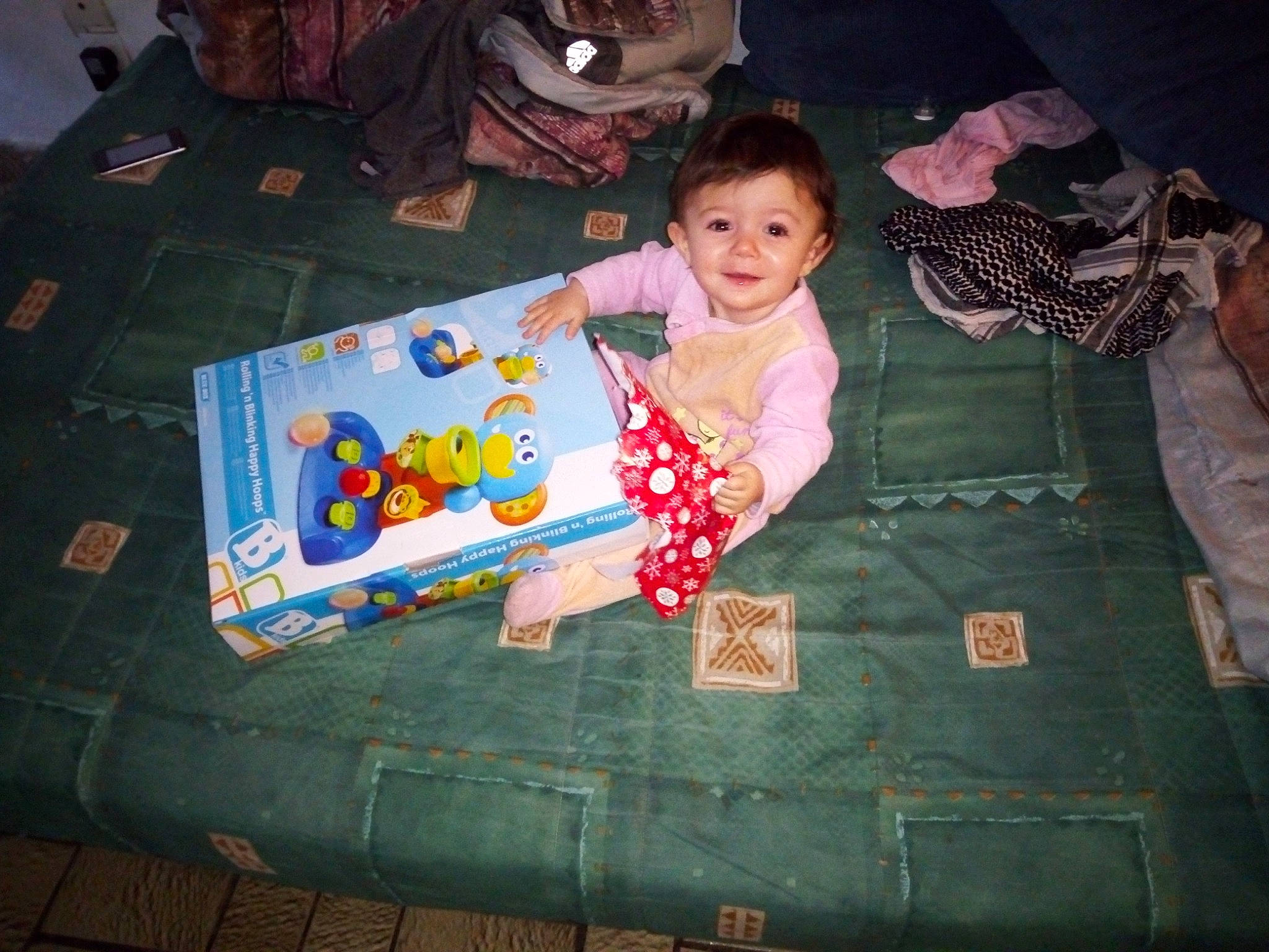 Eila-kailla participe au concours pour gagner de l'argent avec cette photo : child, cool, day, design, fun, girl, joy, linens, material, pattern, person, play, product, snapshot, textile, toddler, world