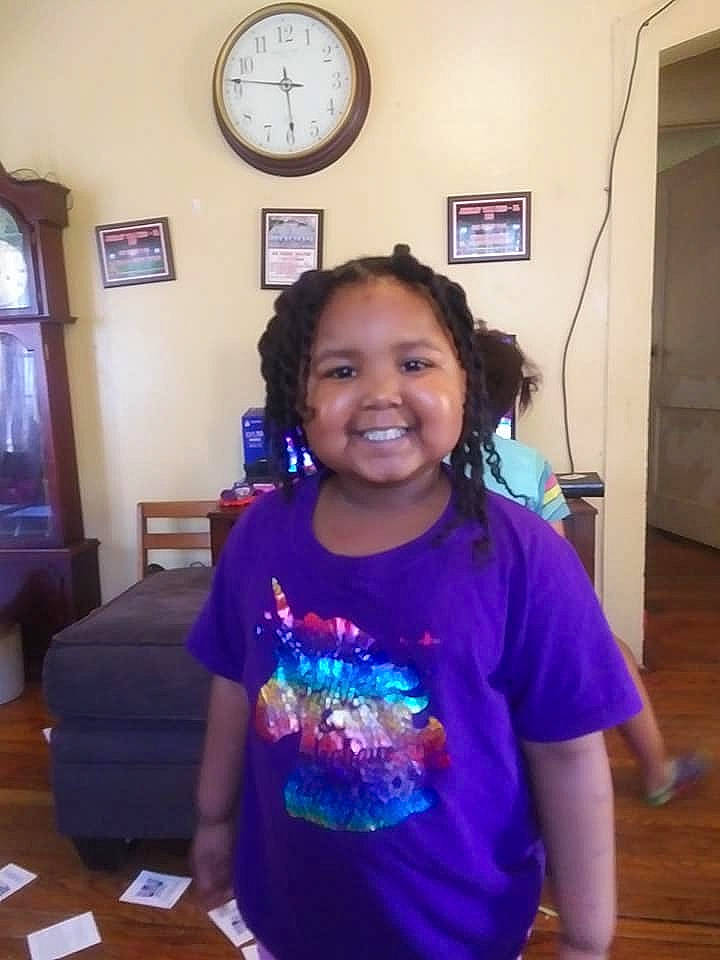 Aliyana is registered to the contest to win money with this photo: blue, clock, electric_blue, event, floor, flooring, fun, happy, iris, joint, joy, leisure, neck, person, picture_frame, purple, quartz_clock, shoulder, smile, standing