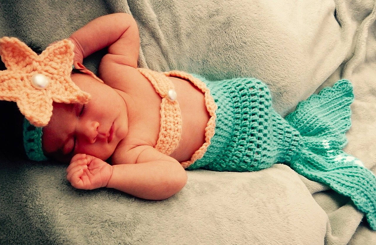 Coral is registered to the contest to win money with this photo: