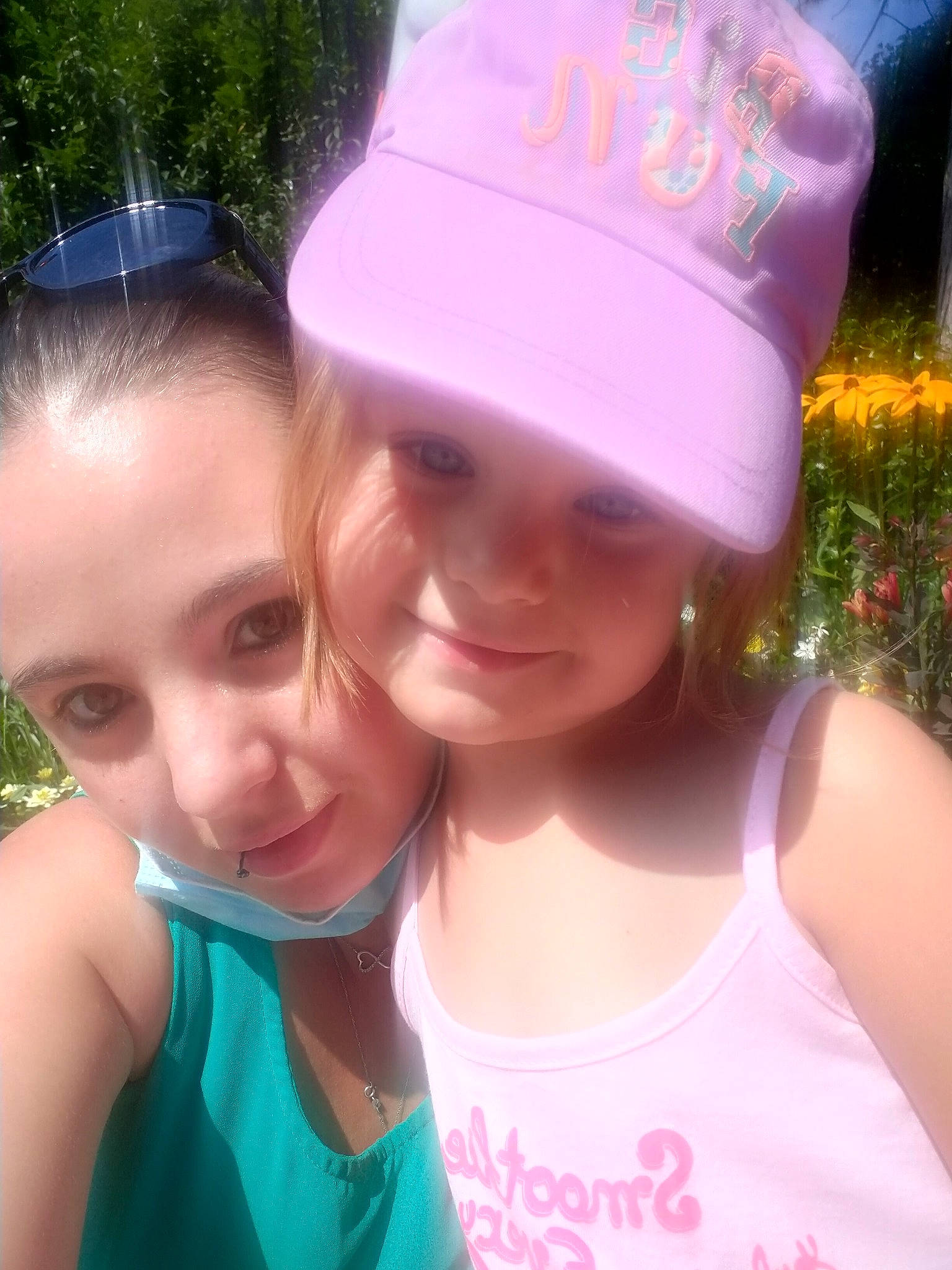 Leanah participe au concours pour gagner de l'argent avec cette photo : active_tank, baseball_cap, cap, cool, cricket_cap, happy, headgear, headwear, joy, person, selfie, sleeveless_shirt