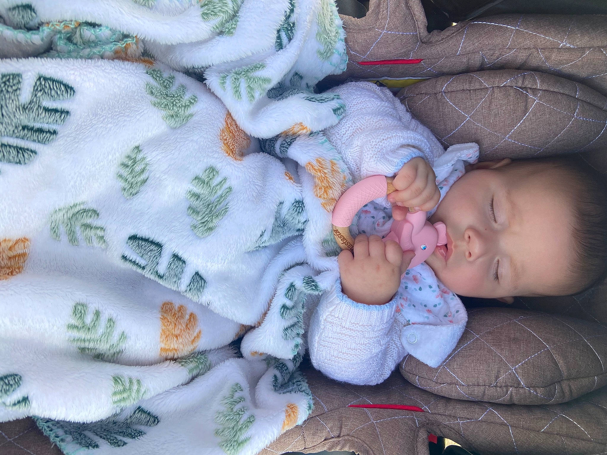 Anastasia participe au concours pour gagner de l'argent avec cette photo : baby, baby_products, baby_sleeping, baby_toddler_clothing, bedtime, child, comfort, face, linens, nap, pattern, person, purple, room, sitting, skin, sleep, textile, toddler