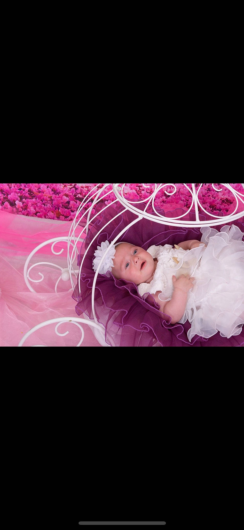 Livia a rejoint le concours — aidez-le/la à gagner de superbes lots ! baby, child, hair_accessory, happy, headgear, headpiece, headwear, magenta, person, photography, pink, purple, toddler