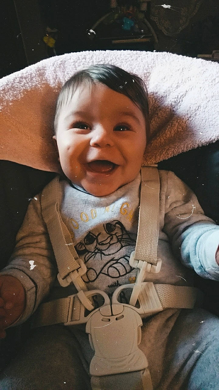 Liam a rejoint le concours — aidez-le/la à gagner de superbes lots ! baby, cheek, child, facial_expression, forehead, person, smile, toddler