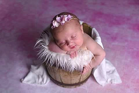 Naya participe au concours pour gagner de l'argent avec cette photo : baby, baby_toddler_clothing, cheek, child, costume_hat, eye, face, fashion_accessory, flash_photography, fur, happy, head, headband, headgear, headpiece, person, pink, sitting, smile, sweetness