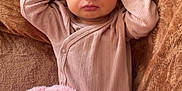 Judy a rejoint le concours — aidez-le/la à gagner de superbes lots ! newborn, baby, sleeping, blanket, pink, brown, soft, cozy, infant, clothing, relaxed, cute, child, portrait, resting, warm, indoor, sleep, wrapped, peaceful