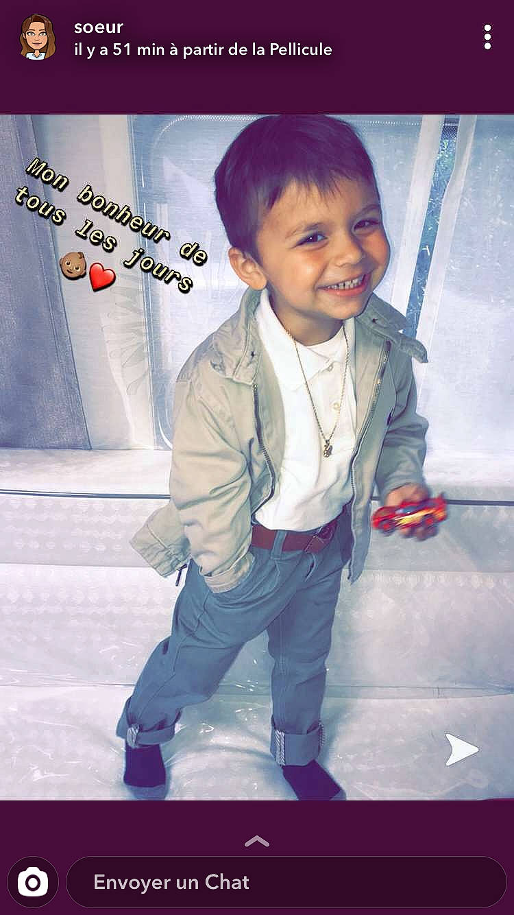 Howard participe au concours pour gagner de l'argent avec cette photo : child, child_model, cool, happy, joy, person, photography, smile, snapshot, standing, toddler