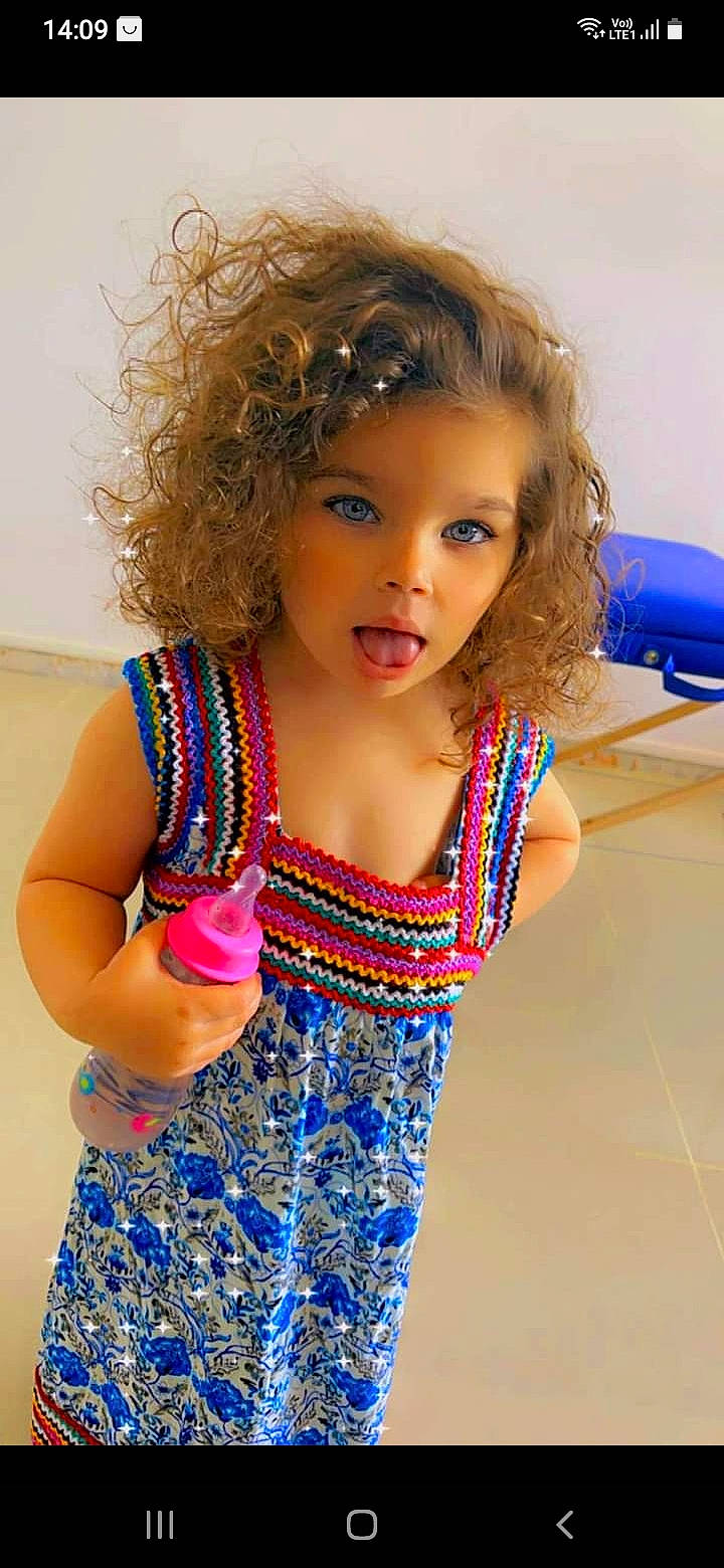 Maleyna a rejoint le concours — aidez-le/la à gagner de superbes lots ! baby_toddler_clothing, blue, child, day_dress, dress, eye, eyelash, fashion_design, hair, hairstyle, happy, head, iris, lip, neck, one_piece_garment, person, shoulder, skin, summer